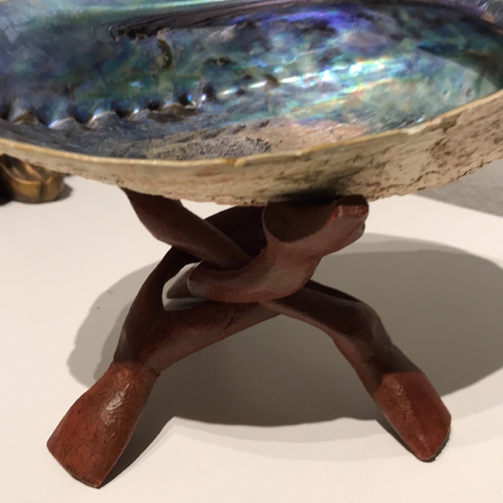 Beautiful Blue Shell Beautiful Stand Coastal Decor FINAL SALE - Picture 3 of 9